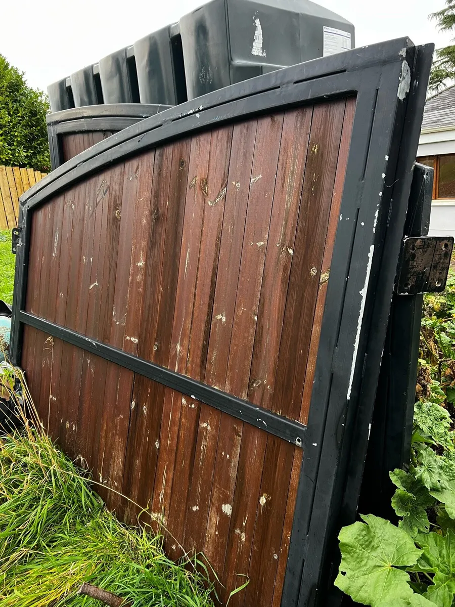 Gates - Image 2