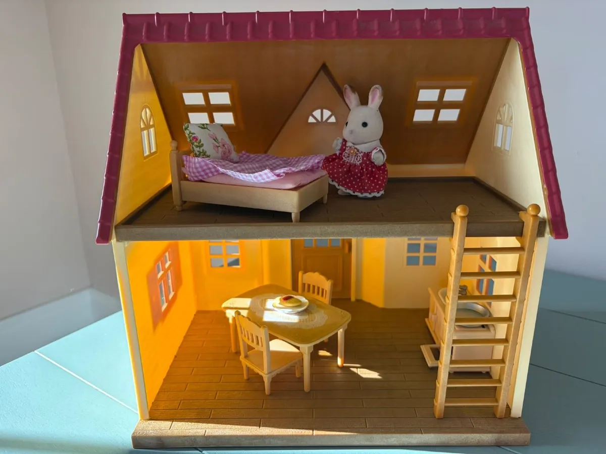 Sylvanian Family Cosy Cottage - Image 2