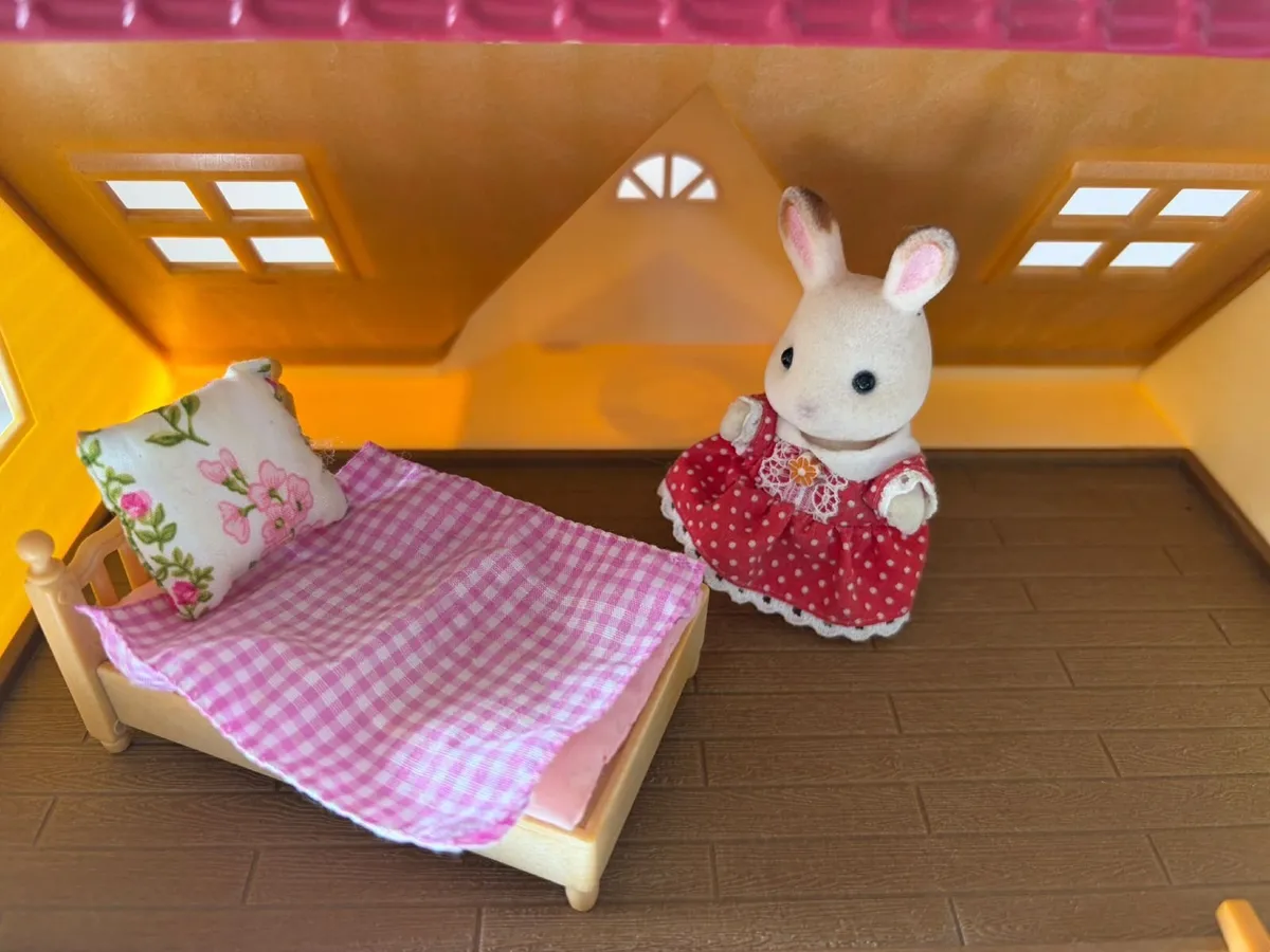 Sylvanian Family Cosy Cottage - Image 4