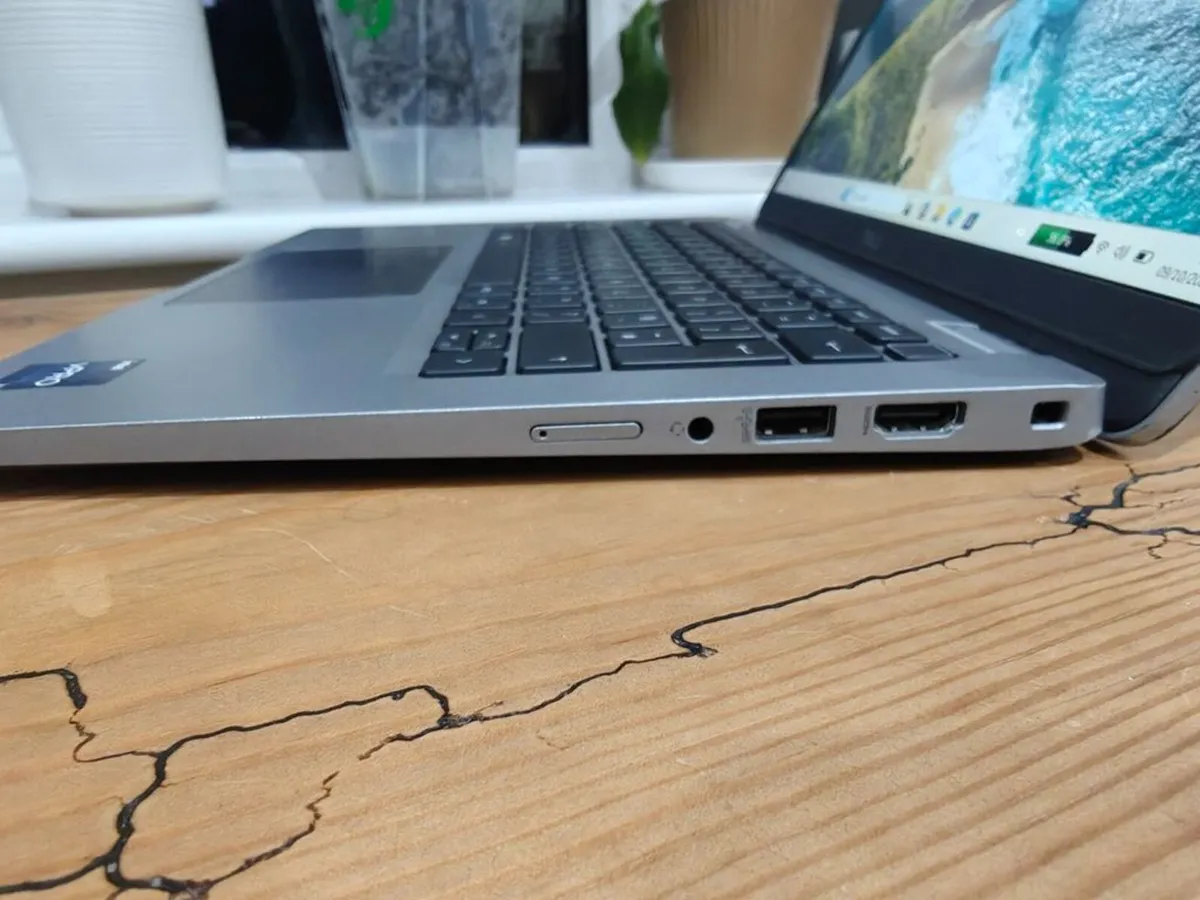 Dell Latitude 5330 Laptop | i5 (12th gen) | 16GB | - Image 3