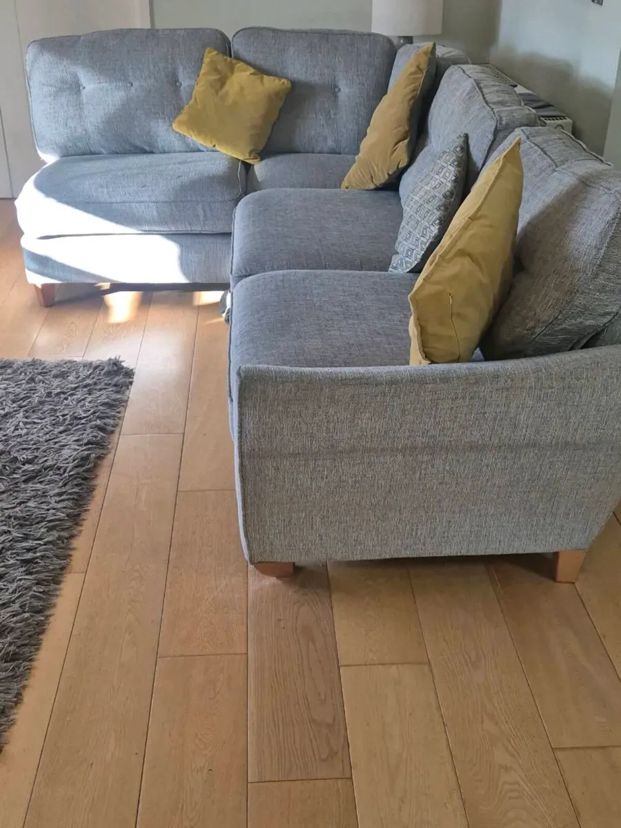 Corner unit foot stool and single chair - Image 4