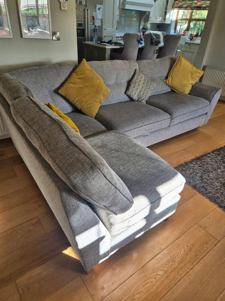 Corner unit foot stool and single chair - Image 3