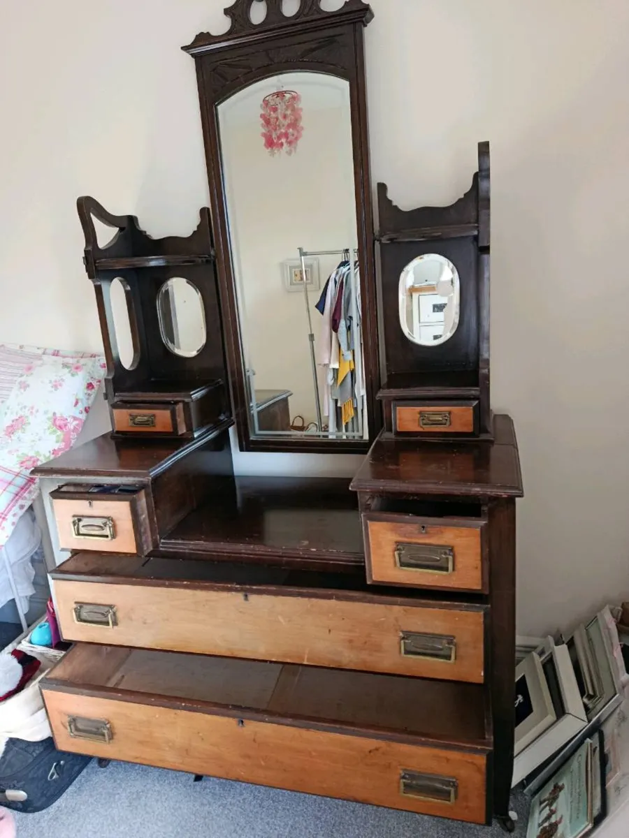 Antique dresser - Image 1