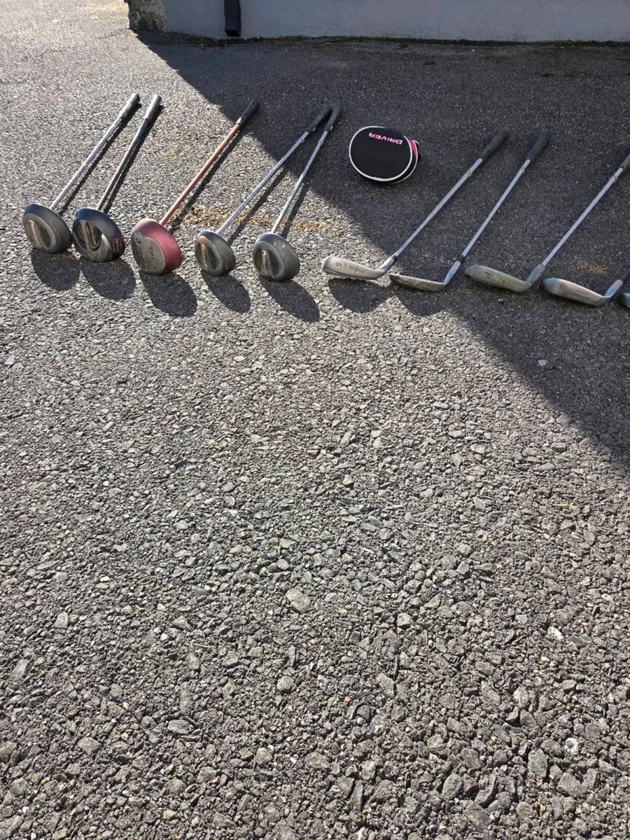 Assortment of golf clubs - Image 1
