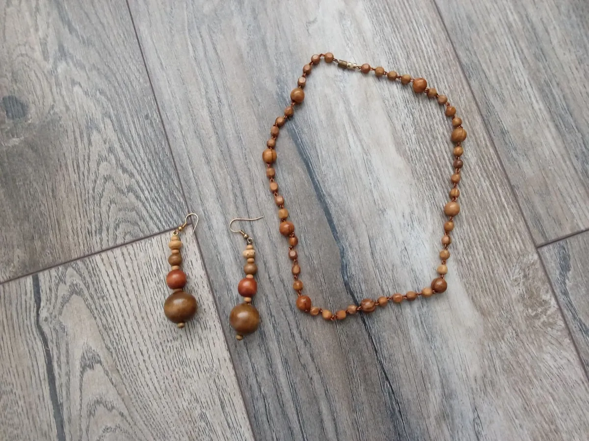Wooden Beaded Necklace/Earrings Set. - Image 2