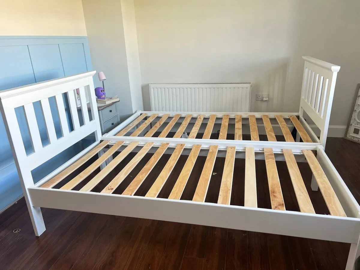 Bedroom furniture - Image 3