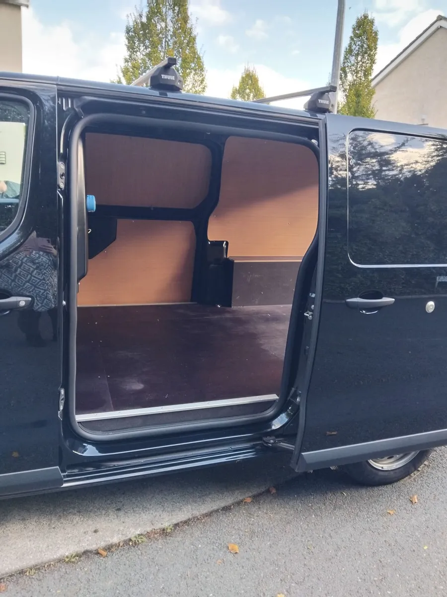 Opel Vivaro 2024 LWB L2 fully loaded 5703km No VAT - Image 2