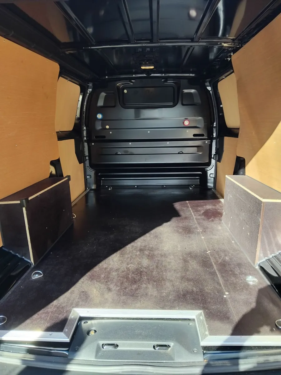 Opel Vivaro 2024 LWB L2 fully loaded 5703km No VAT - Image 3