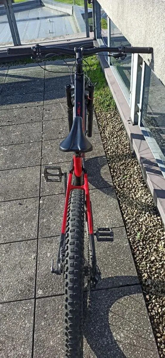 Trek Fuel EX 8 GX 2022  Size S tire 29 - Image 3