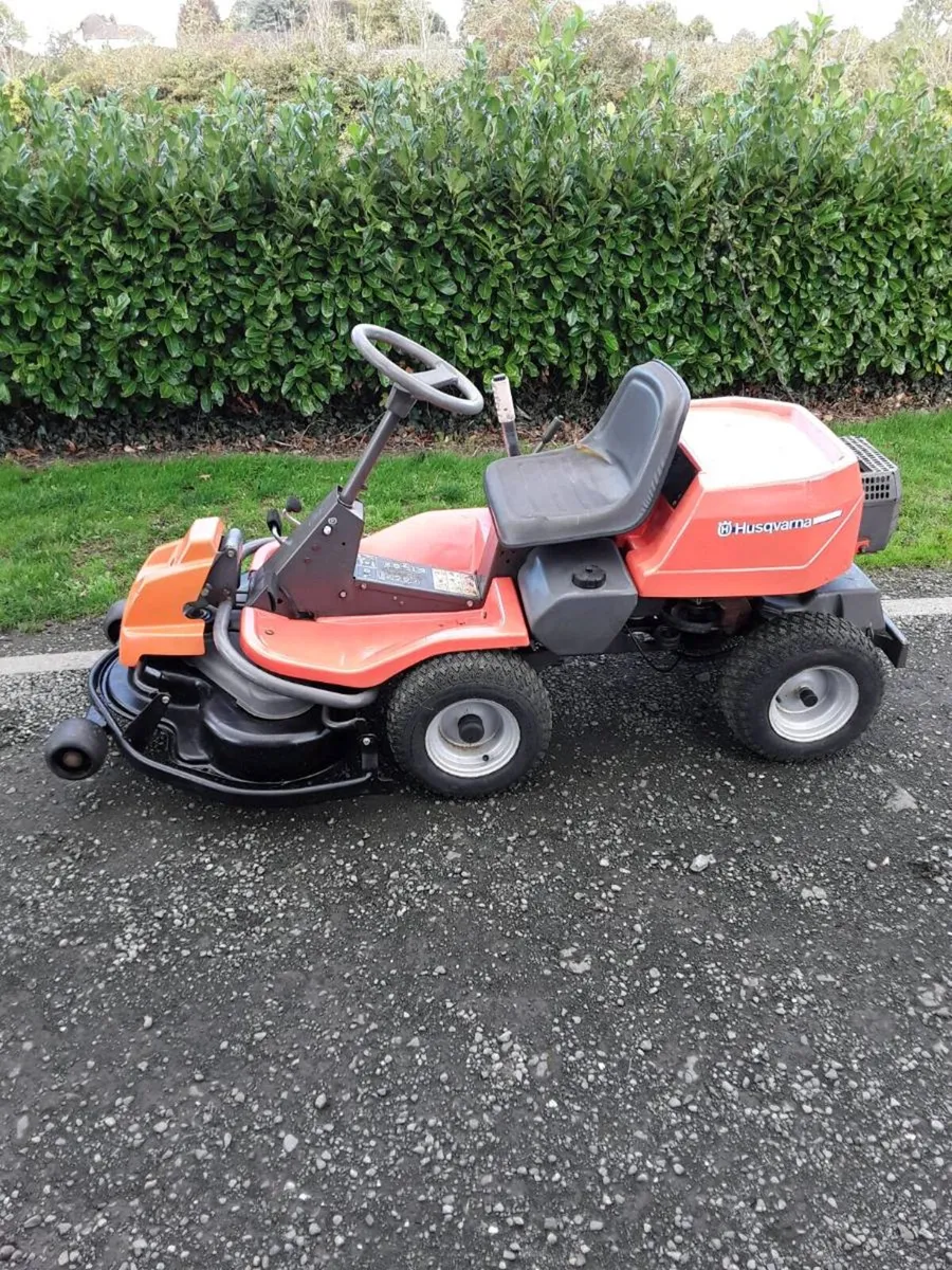 Ride on mower - Image 1