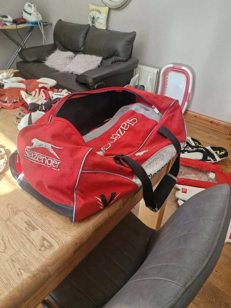 Child's cricket set - Image 1