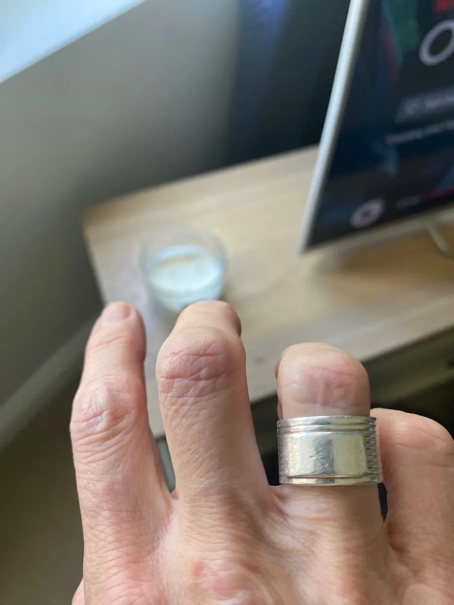 Gucci chunky ribbed band ring - Image 4