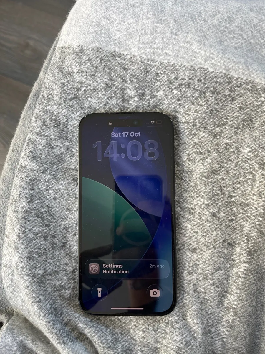 Matte black iPhone 15 pro, no Snapchat - Image 3