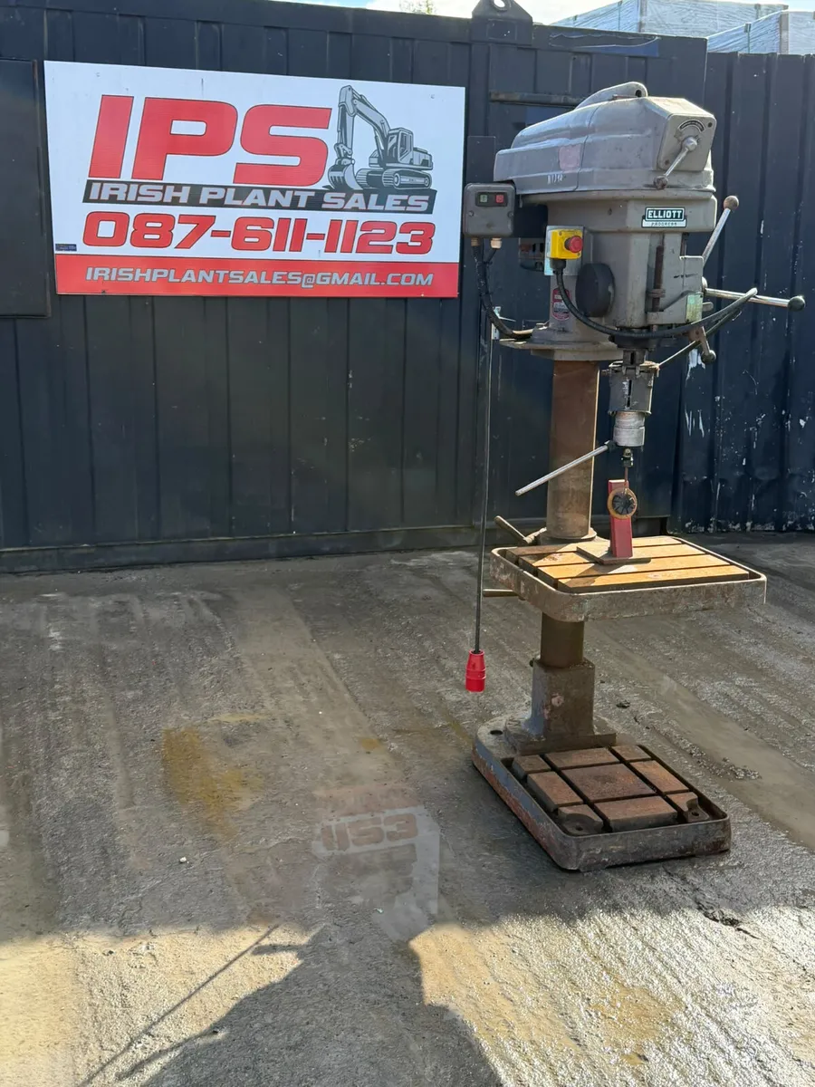 Heavy-duty floor-standing pillar drill - Image 1