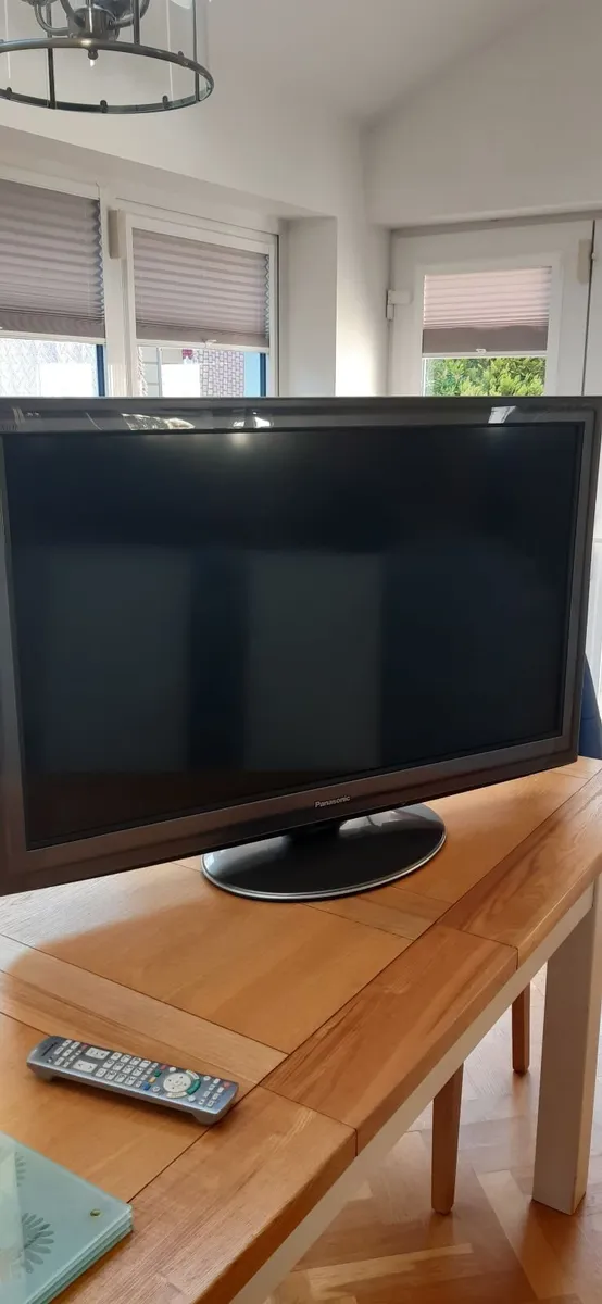 Panasonic 42 inch TV - Image 2