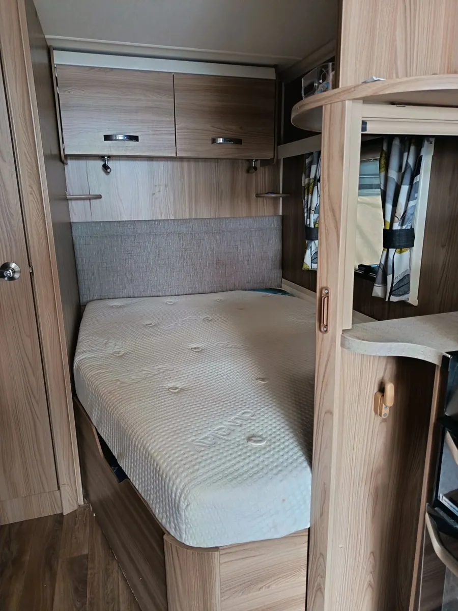 Swift Sprite Quattro 6 Berth Caravan 2016 - Image 4