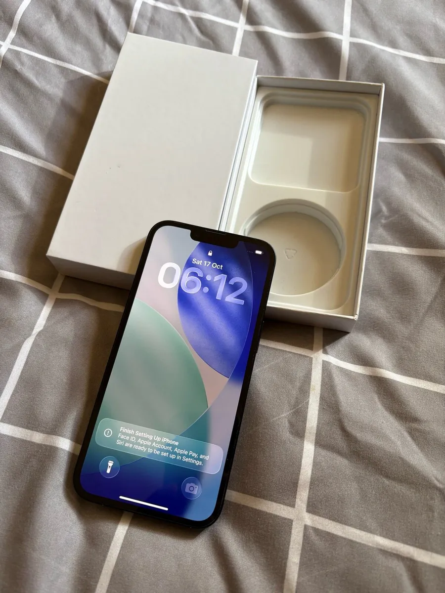 iPhone 14 .. Like New ( unlocked - Image 2
