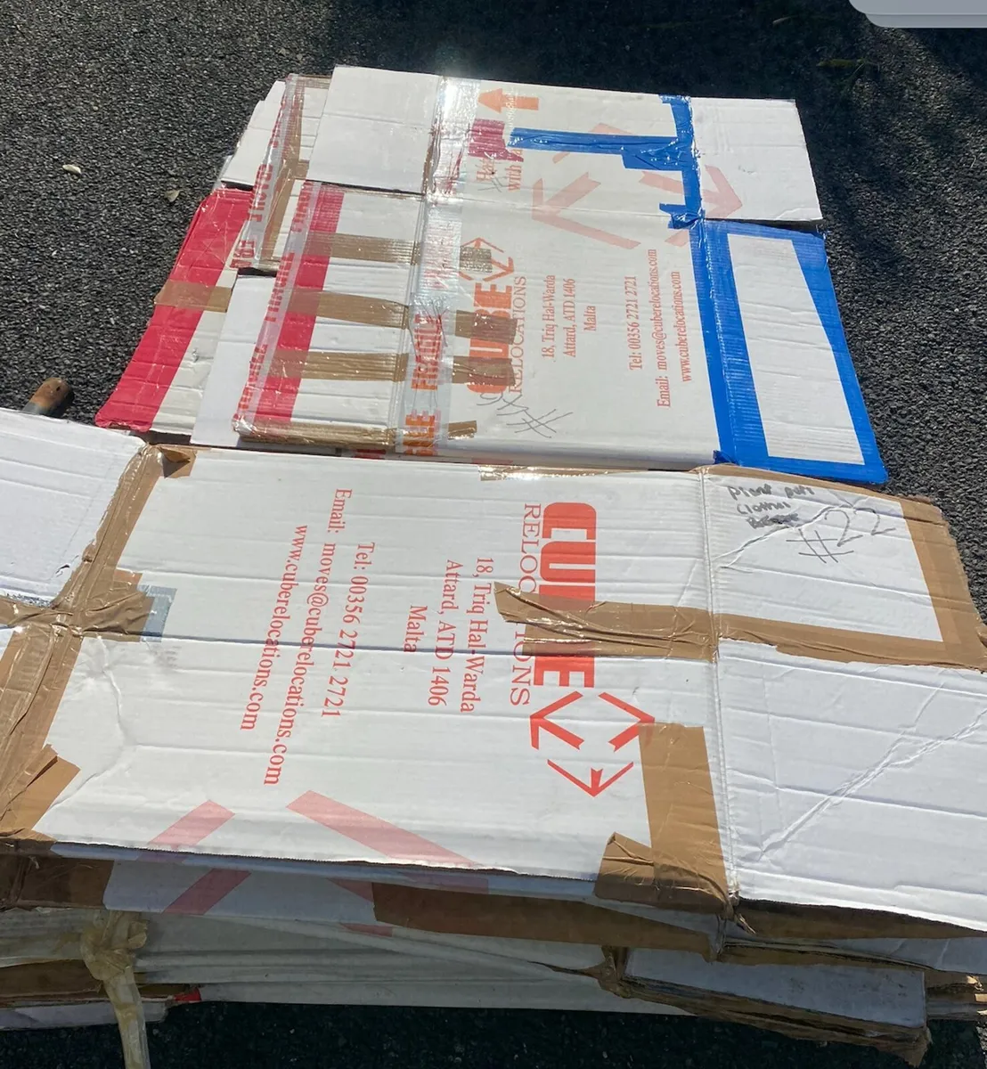 Moving / Packing Boxes and bags of bubble wrap ++ - Image 1