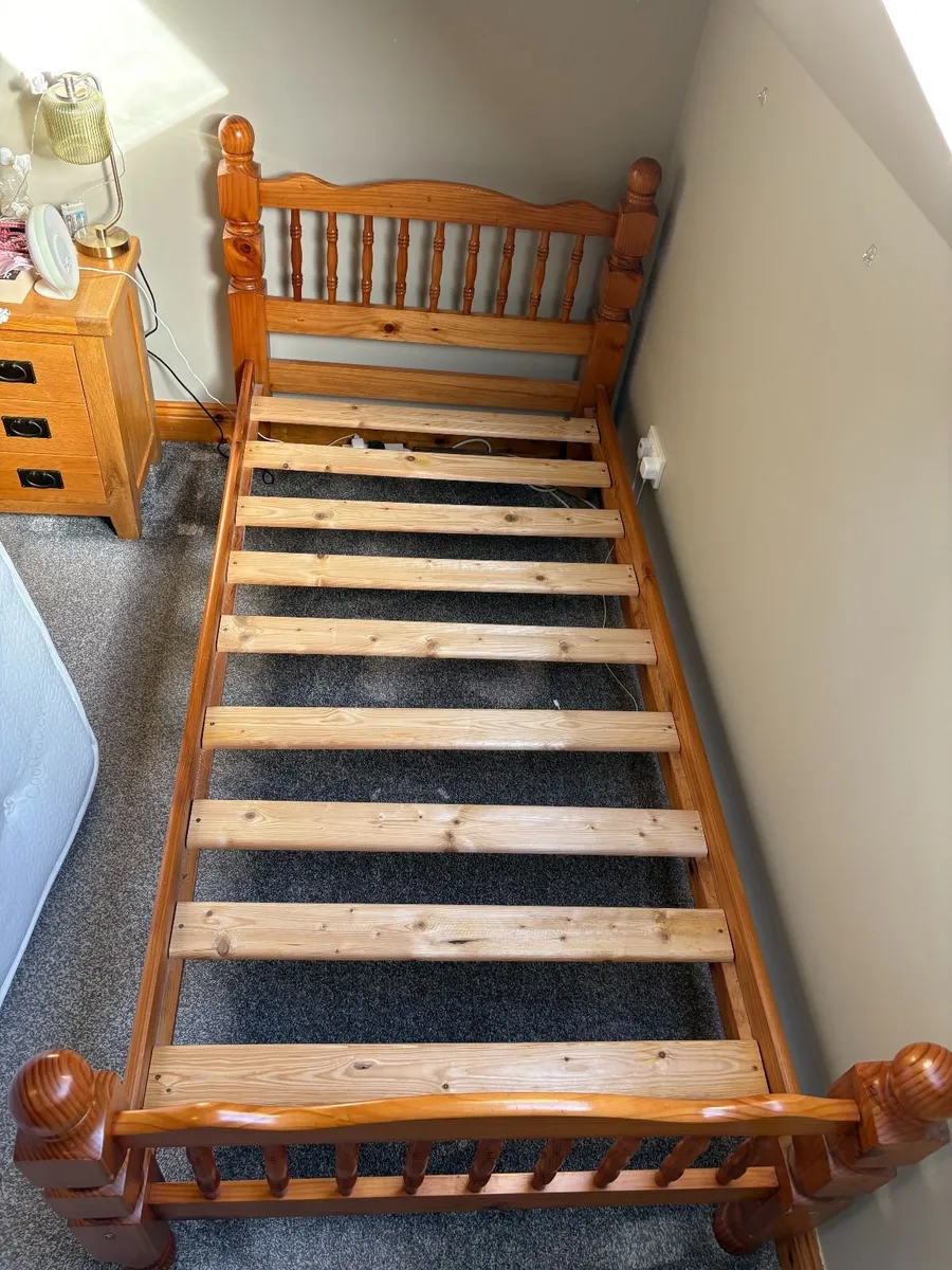 Single bed with mattress - Image 3