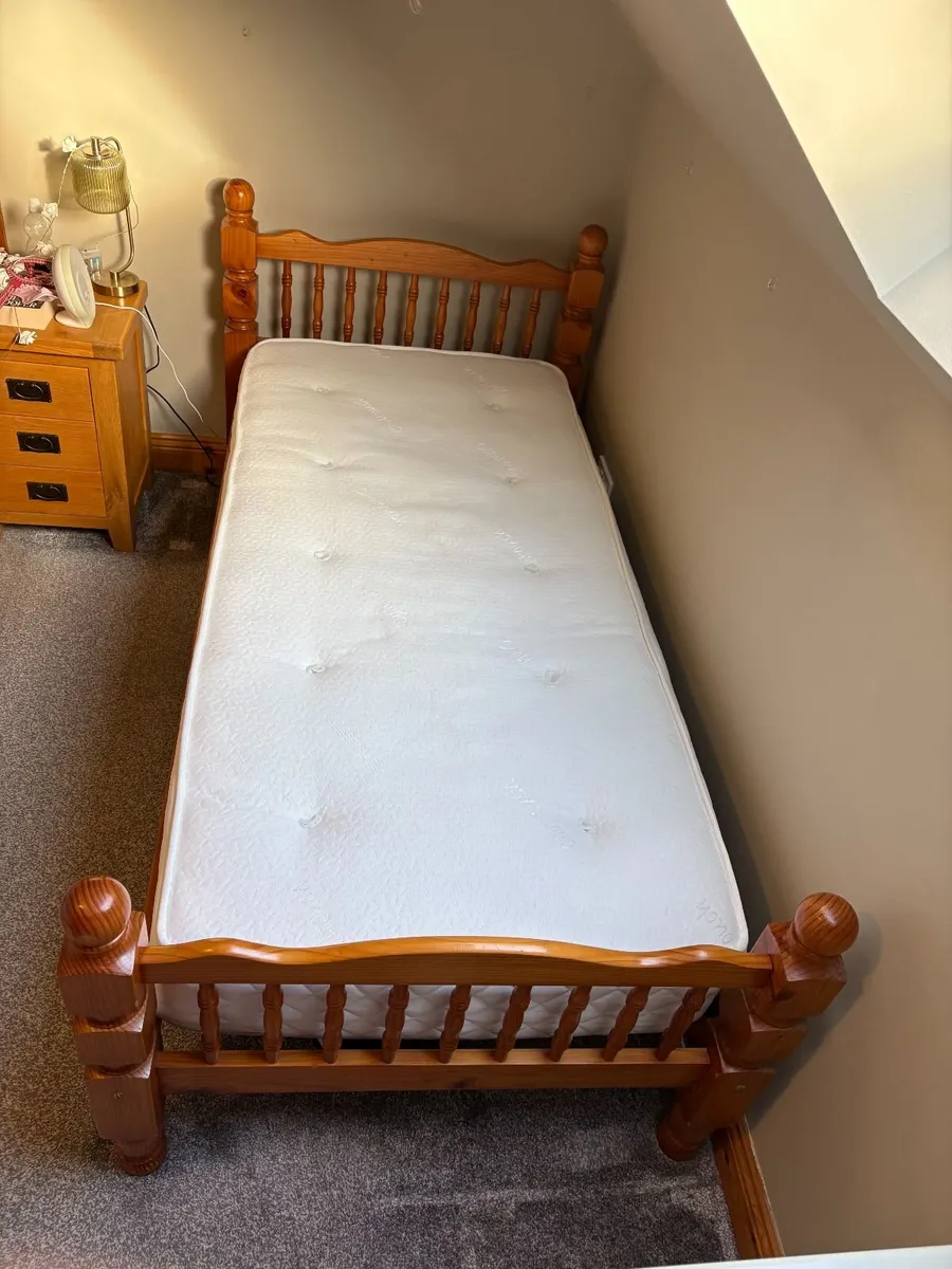 Single bed with mattress - Image 2