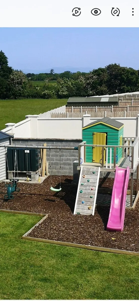 Tree house, swing and slide - Image 1