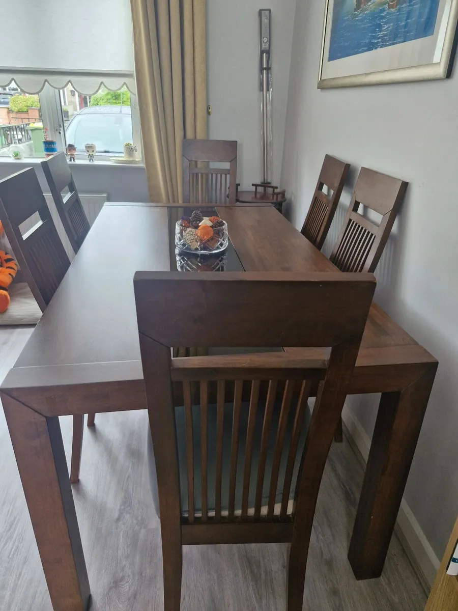 Dining table and 6 chairs - Image 2