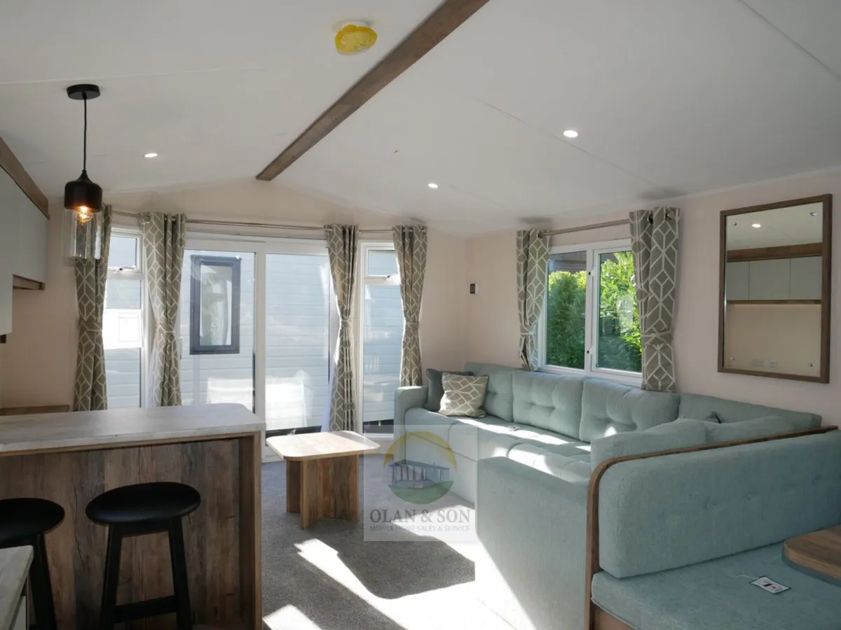 Willerby Brookwood 40 x 12/3Bed - Image 2