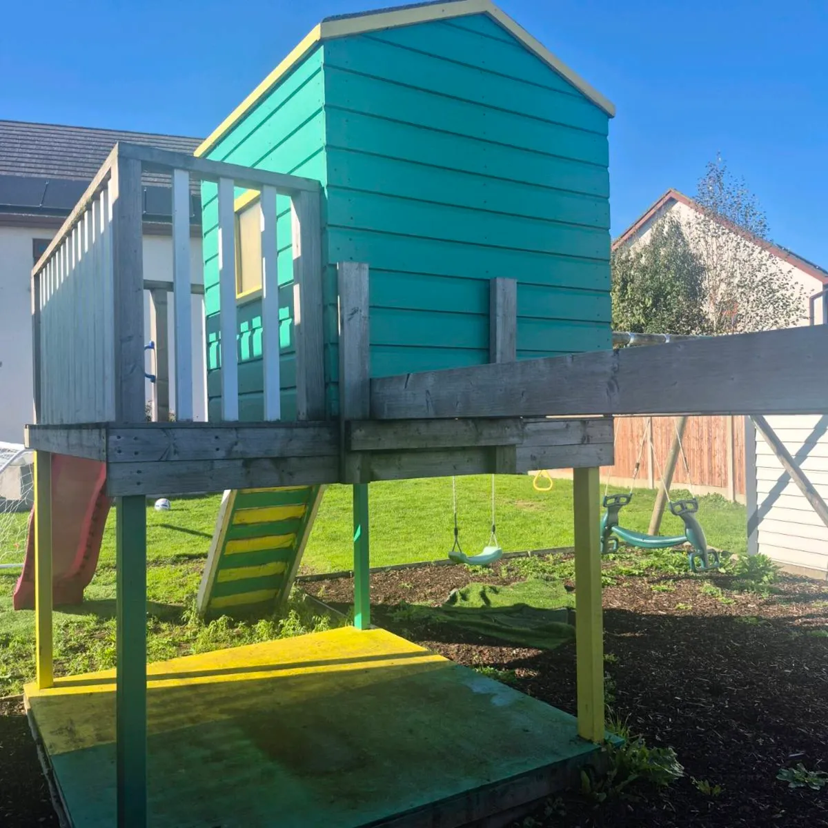 Tree house, swing and slide - Image 3