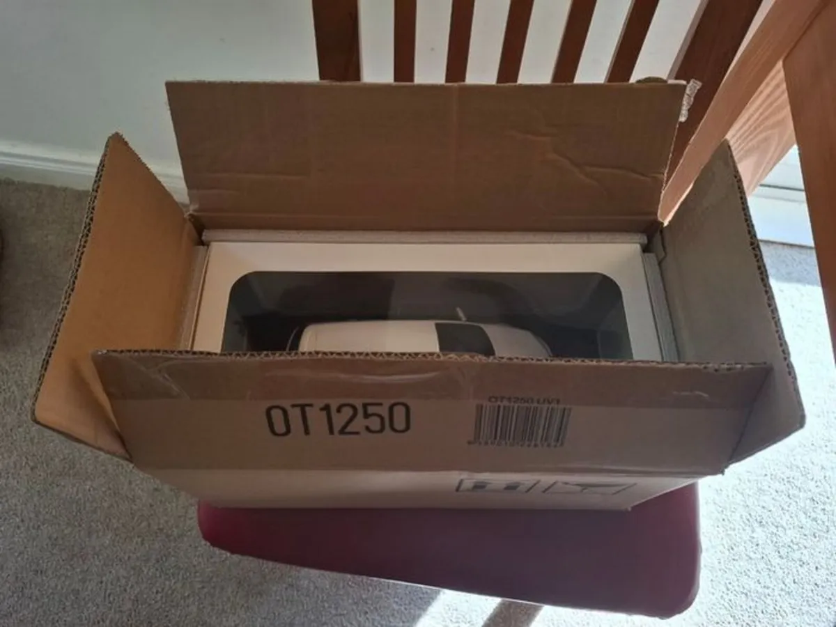 VW Golf Gti Edition30 Mk5 1/18 Otto New In Box - Image 2