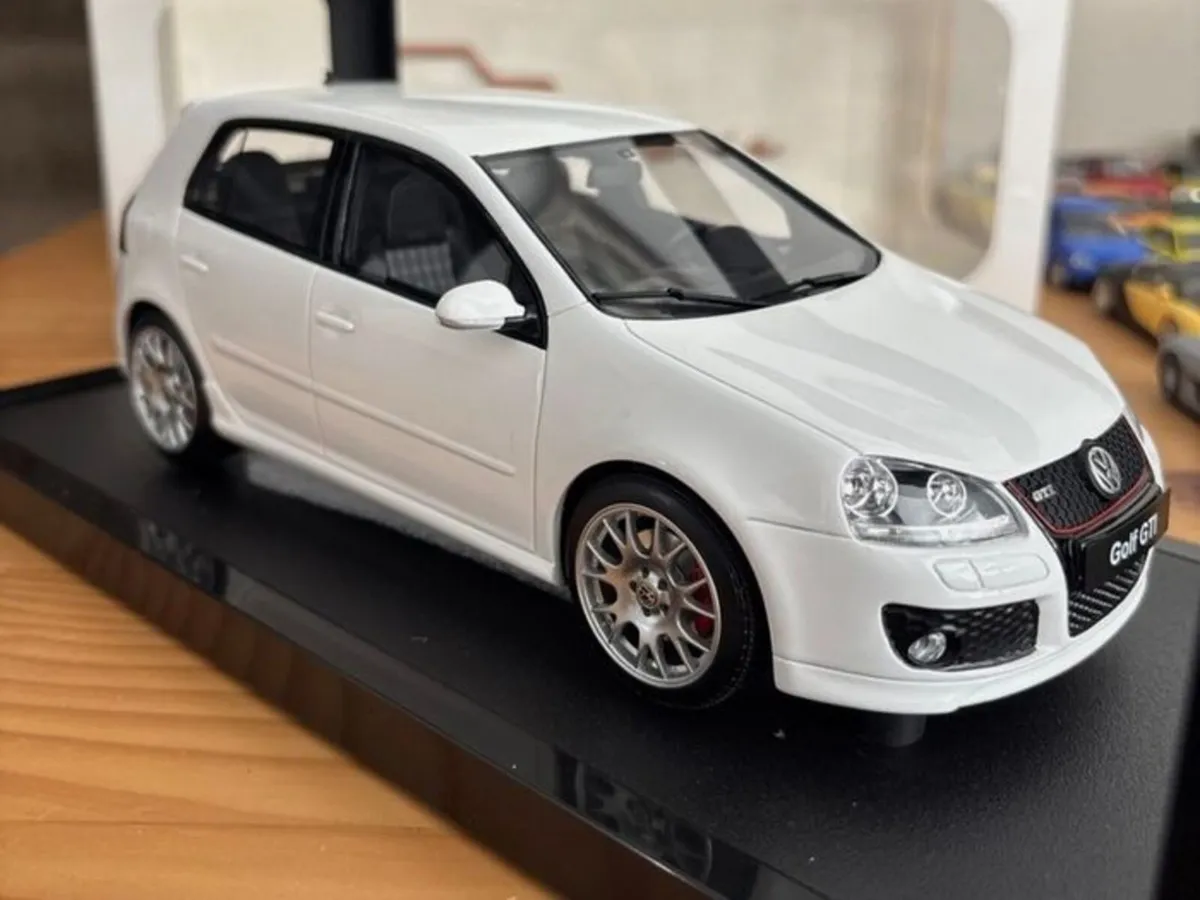 VW Golf Gti Edition30 Mk5 1/18 Otto New In Box - Image 3