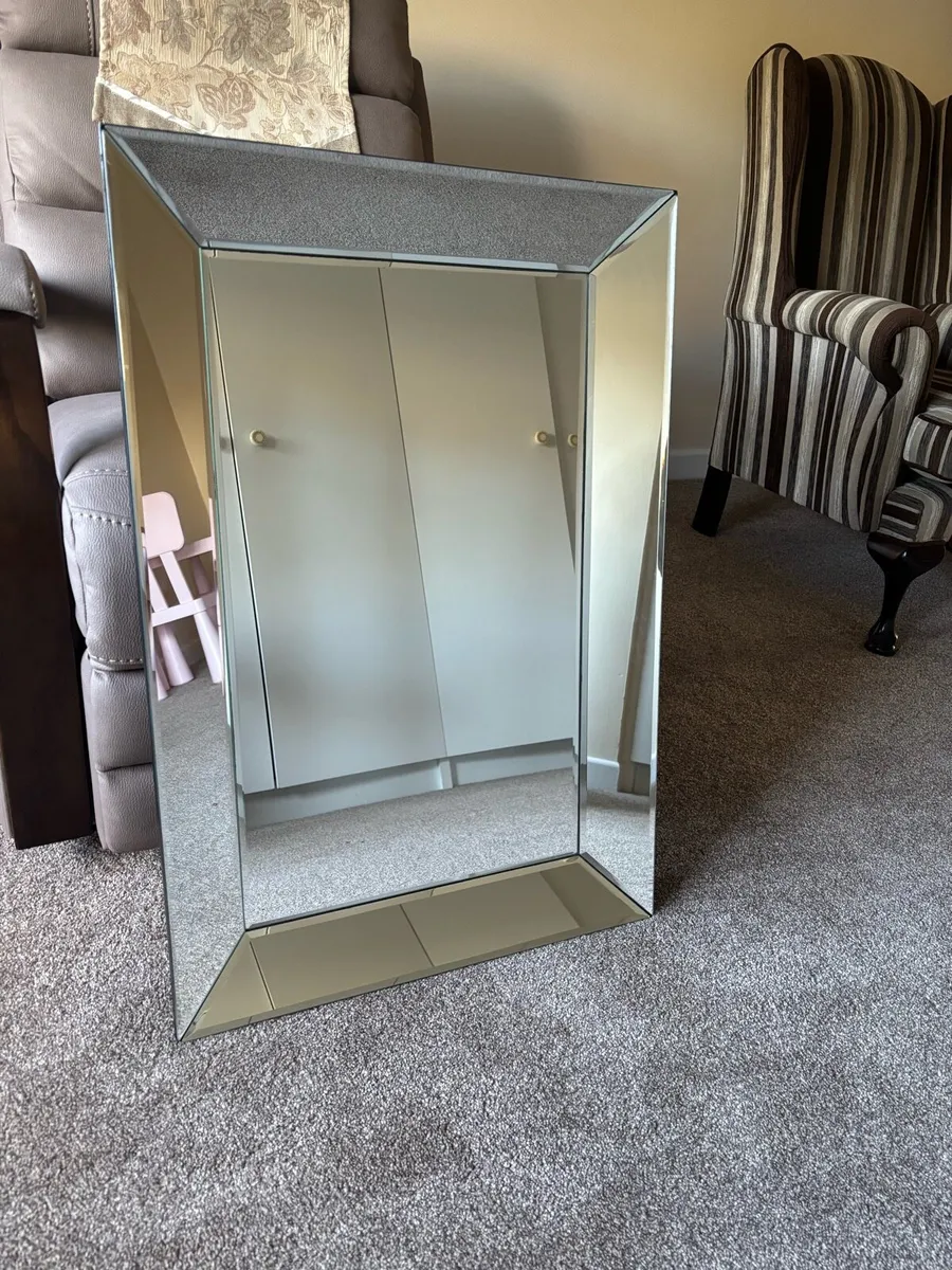 Mirror - Image 1