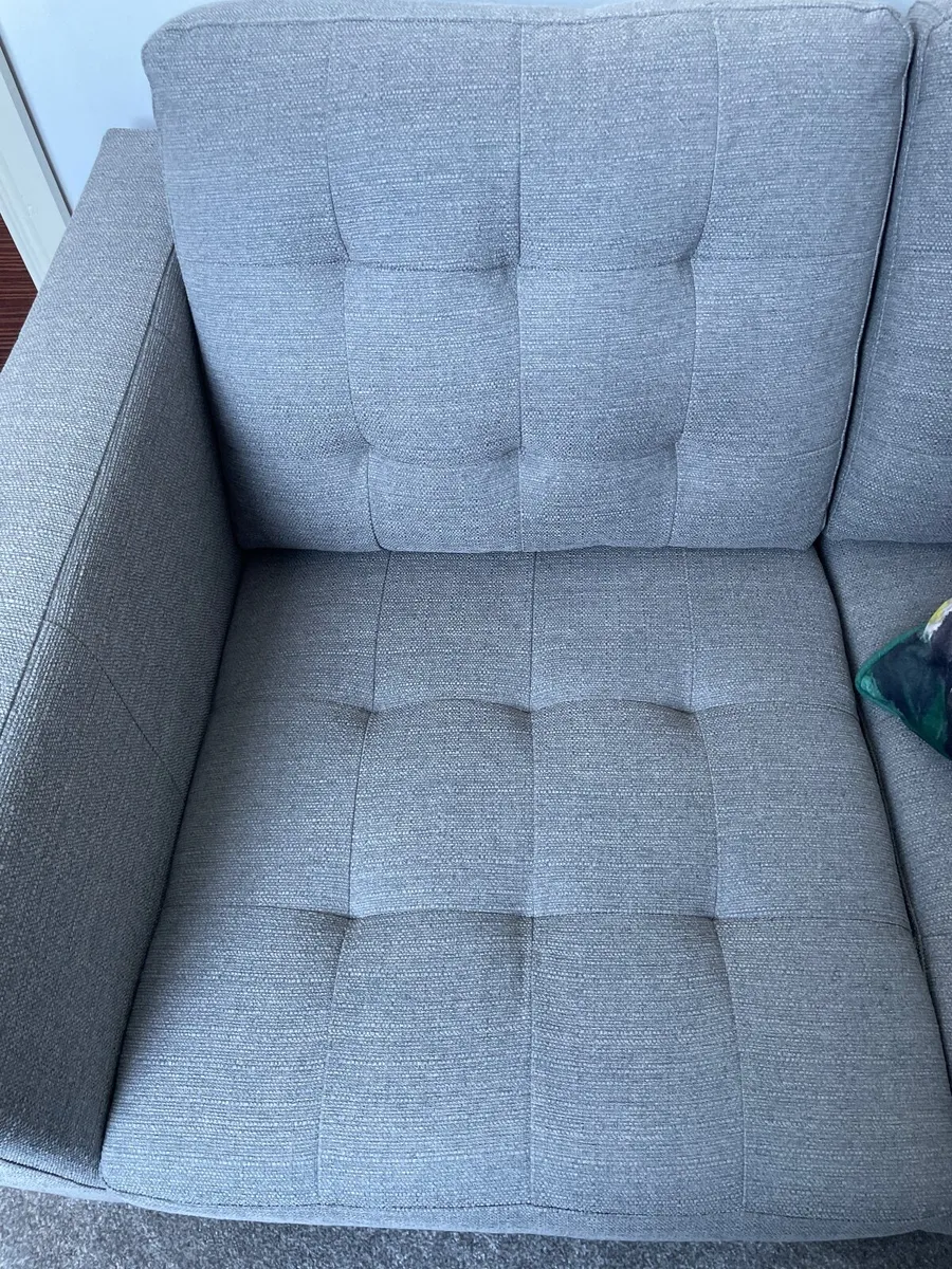 Light Grey 2 seater suite. - Image 2