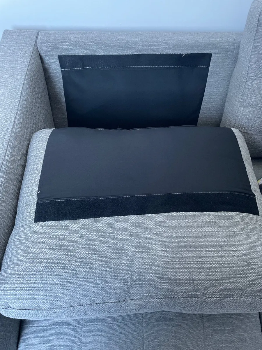 Light Grey 2 seater suite. - Image 3