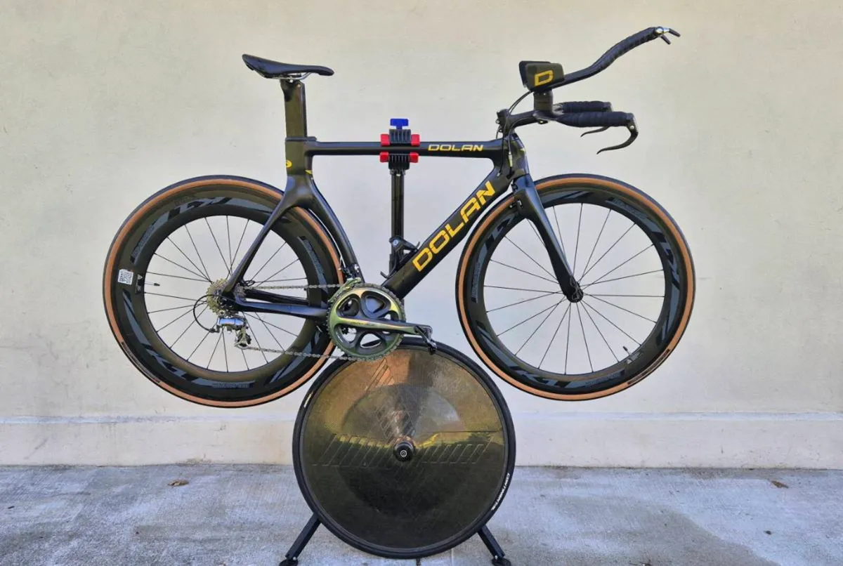 Dolan Carbon TT Bike - Carbon Race Wheels - Image 1