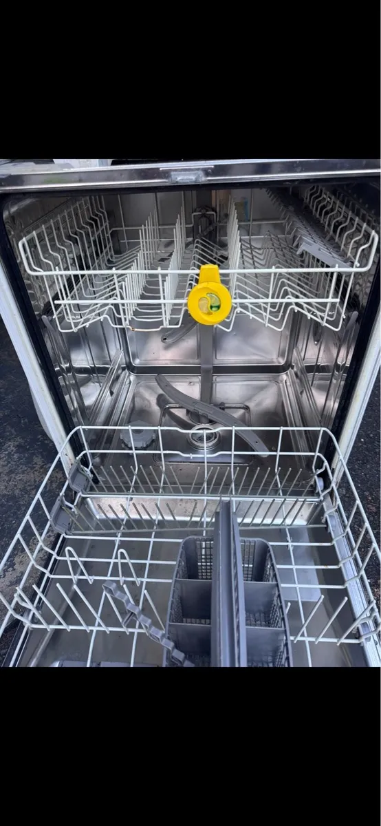 BOSCH Integrated Dishwasher - Image 3