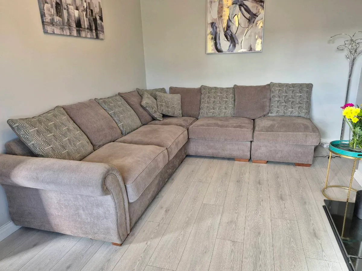 Corner sofa - Image 1