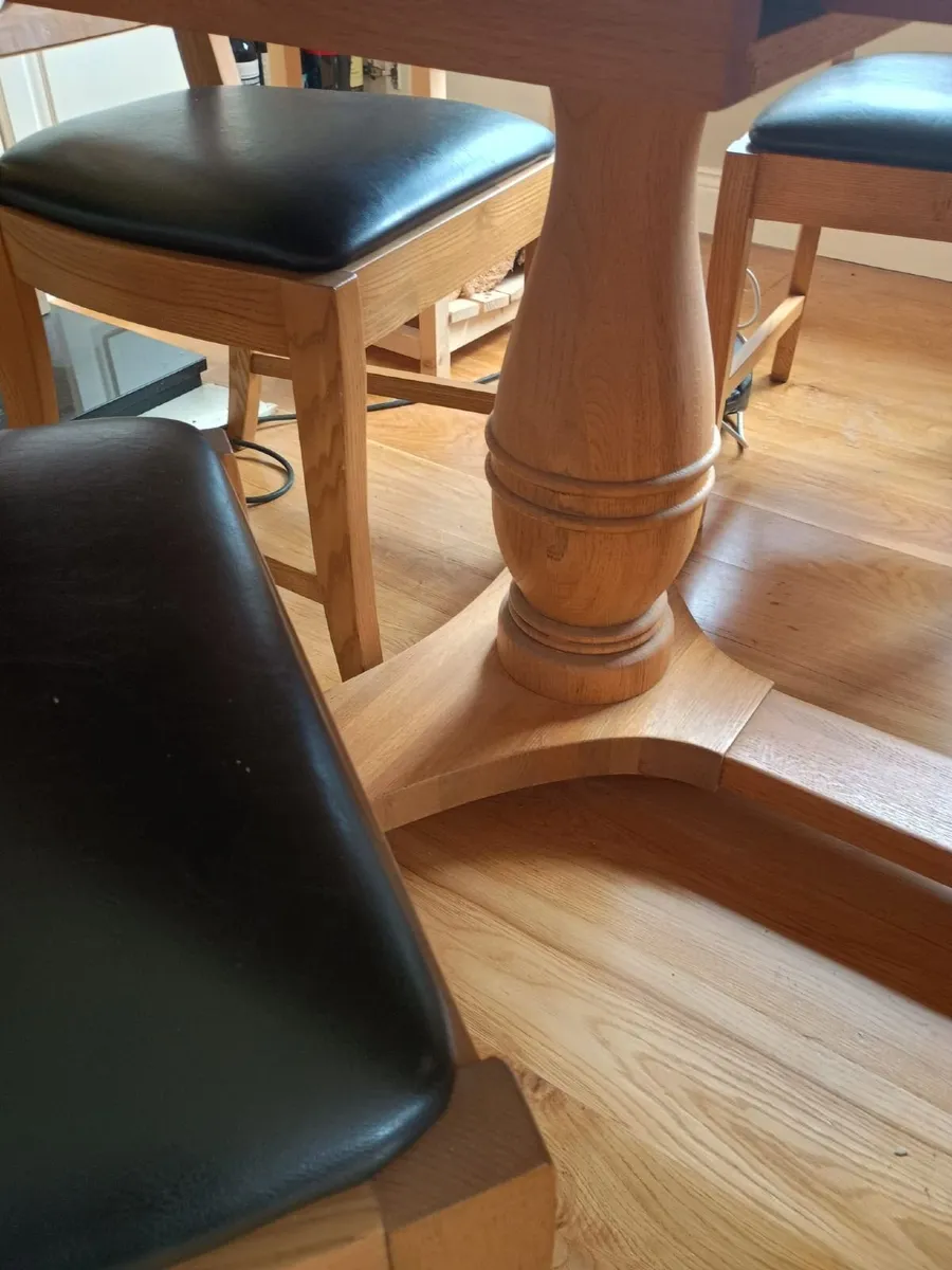 Table and 6 chairs - Image 3
