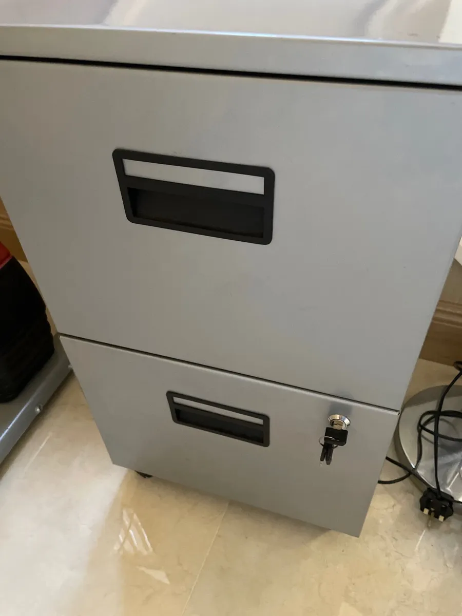 Small grey filing cabinet - Image 1