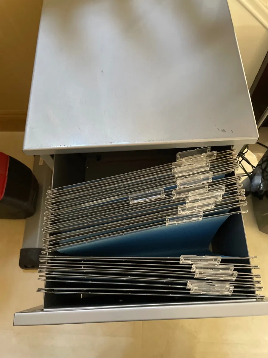 Small grey filing cabinet - Image 3