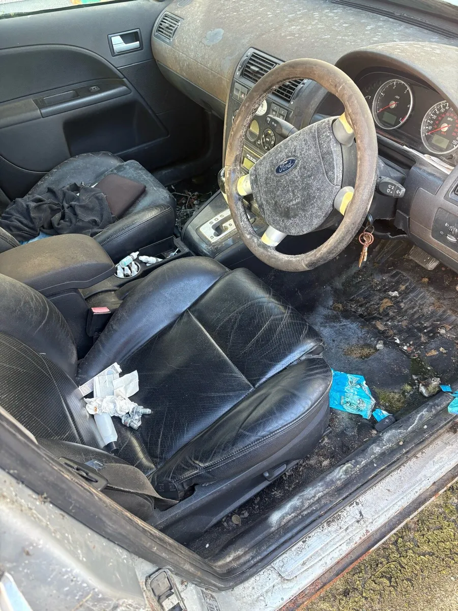 Car - Image 3