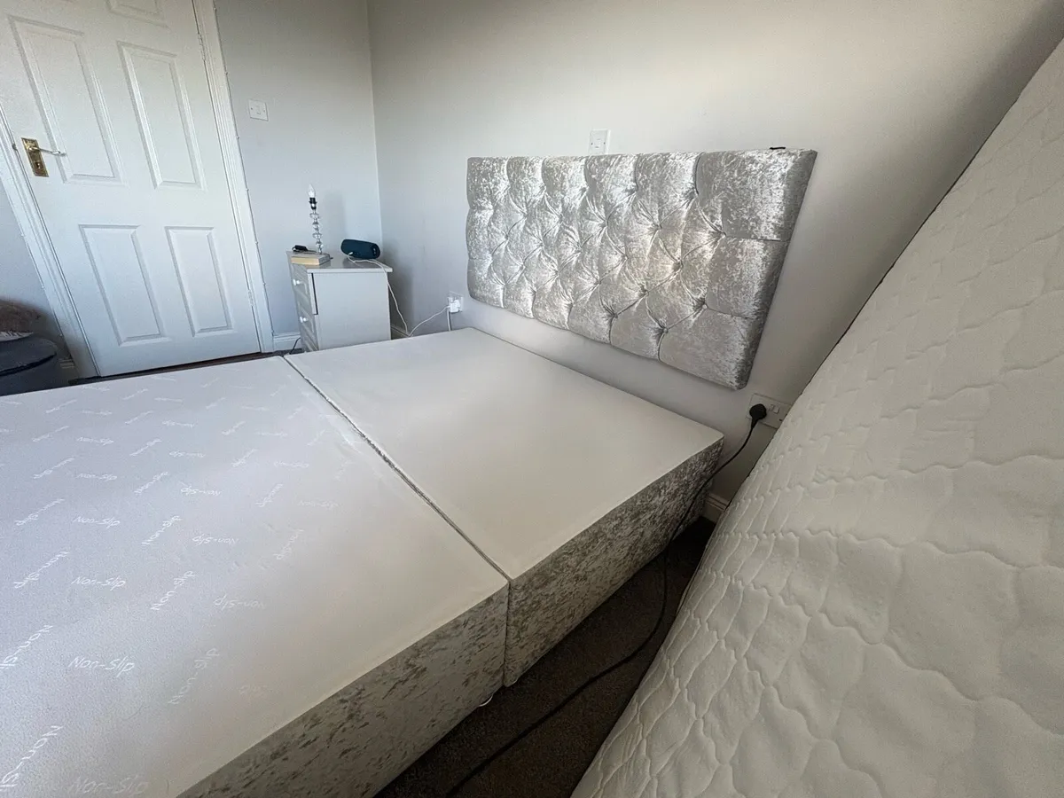 Bed frame and headboard - Image 3