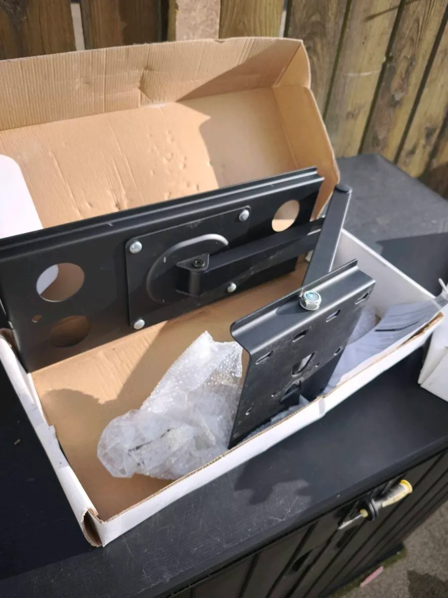 TV wall bracket - Image 1