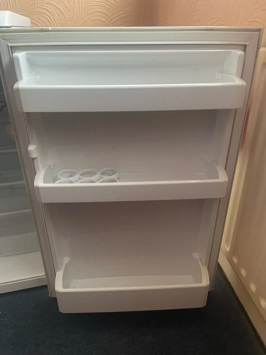 Under counter fridge - Image 3