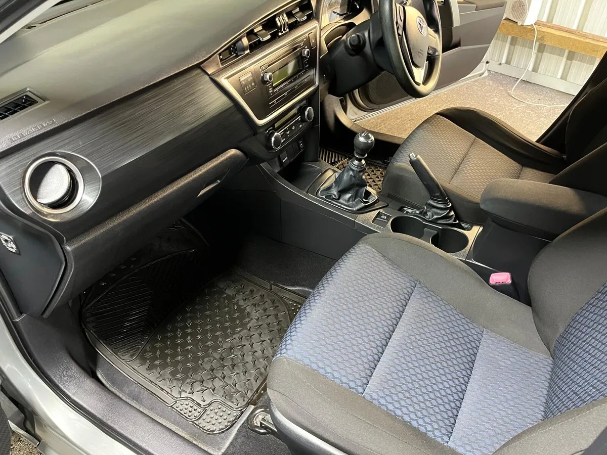 Toyota Auris 2013, 1.4 Diesel - Image 4