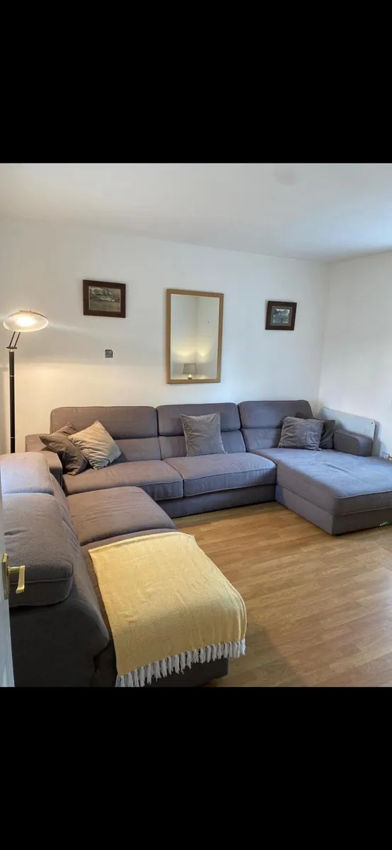 Couch - Image 4
