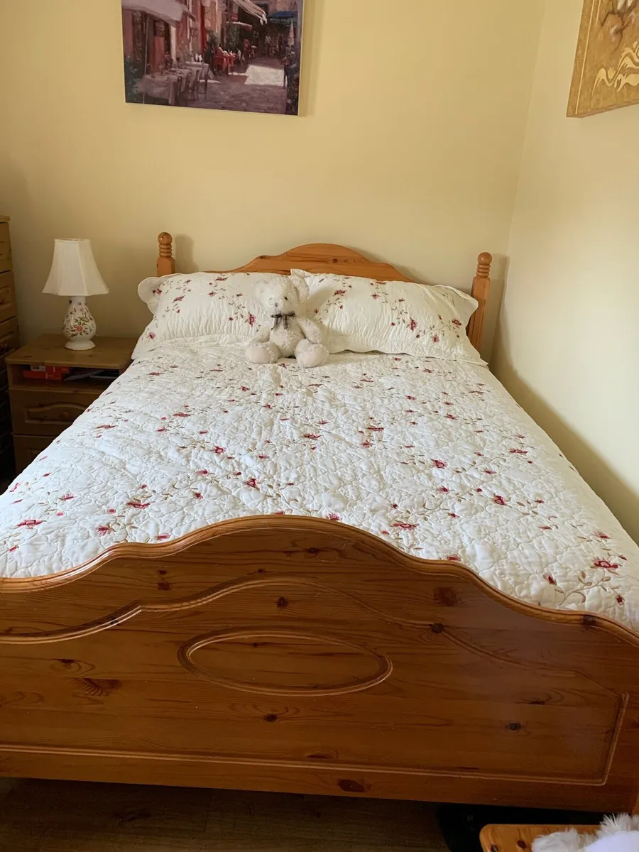 Double bed with matteress - Image 3