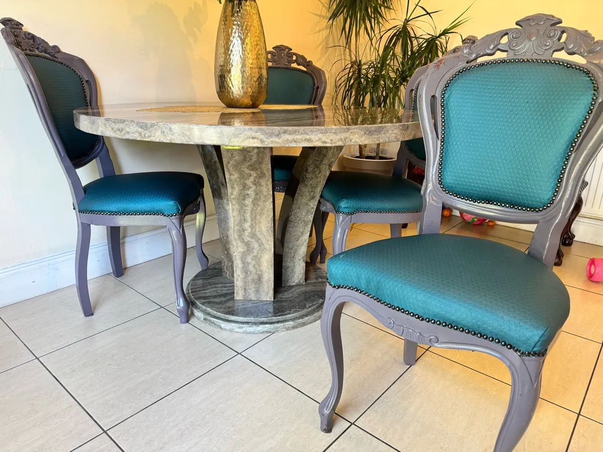 BEAUTIFUL  ITAlIAN MARBLE TABLE + 4 CHAIRS - Image 3