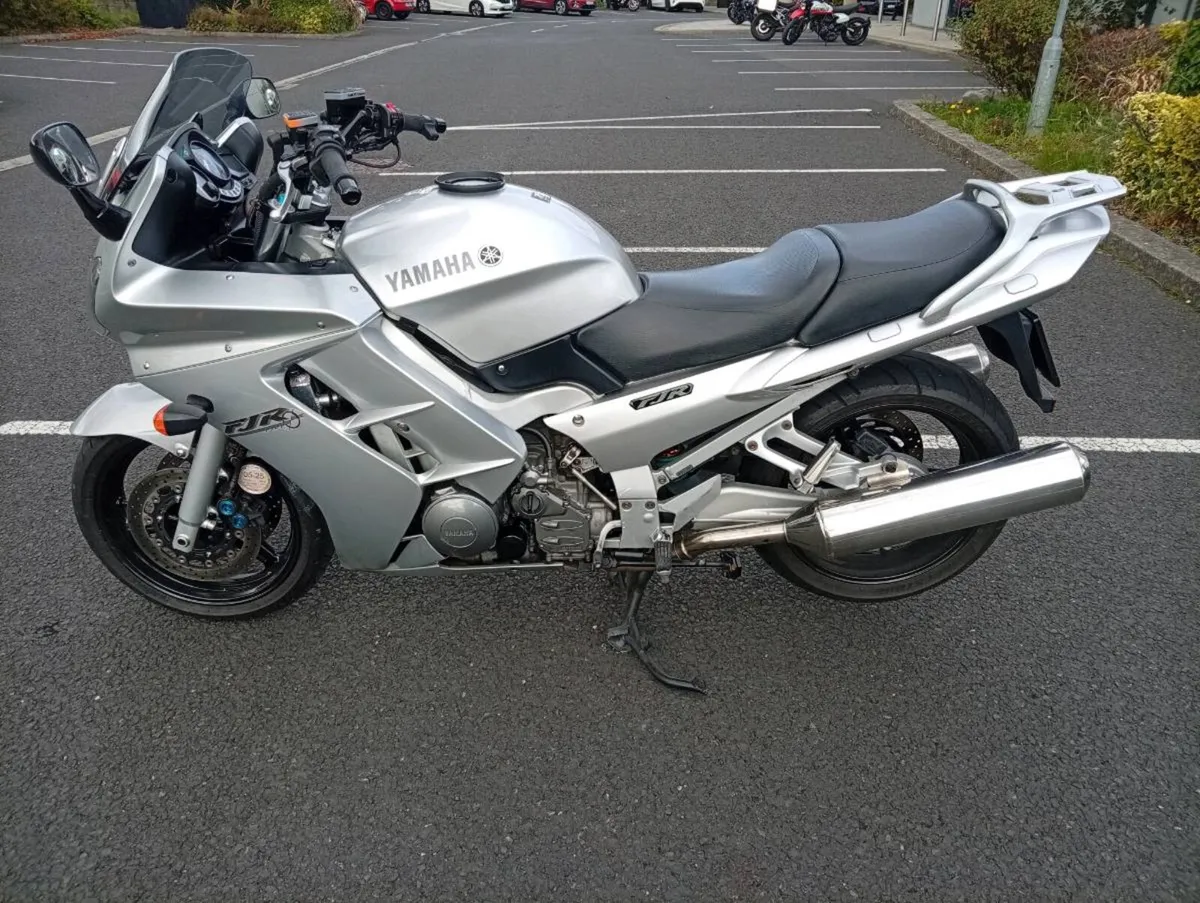 Yamaha FJR 2001 Exceptional Condition - Image 1