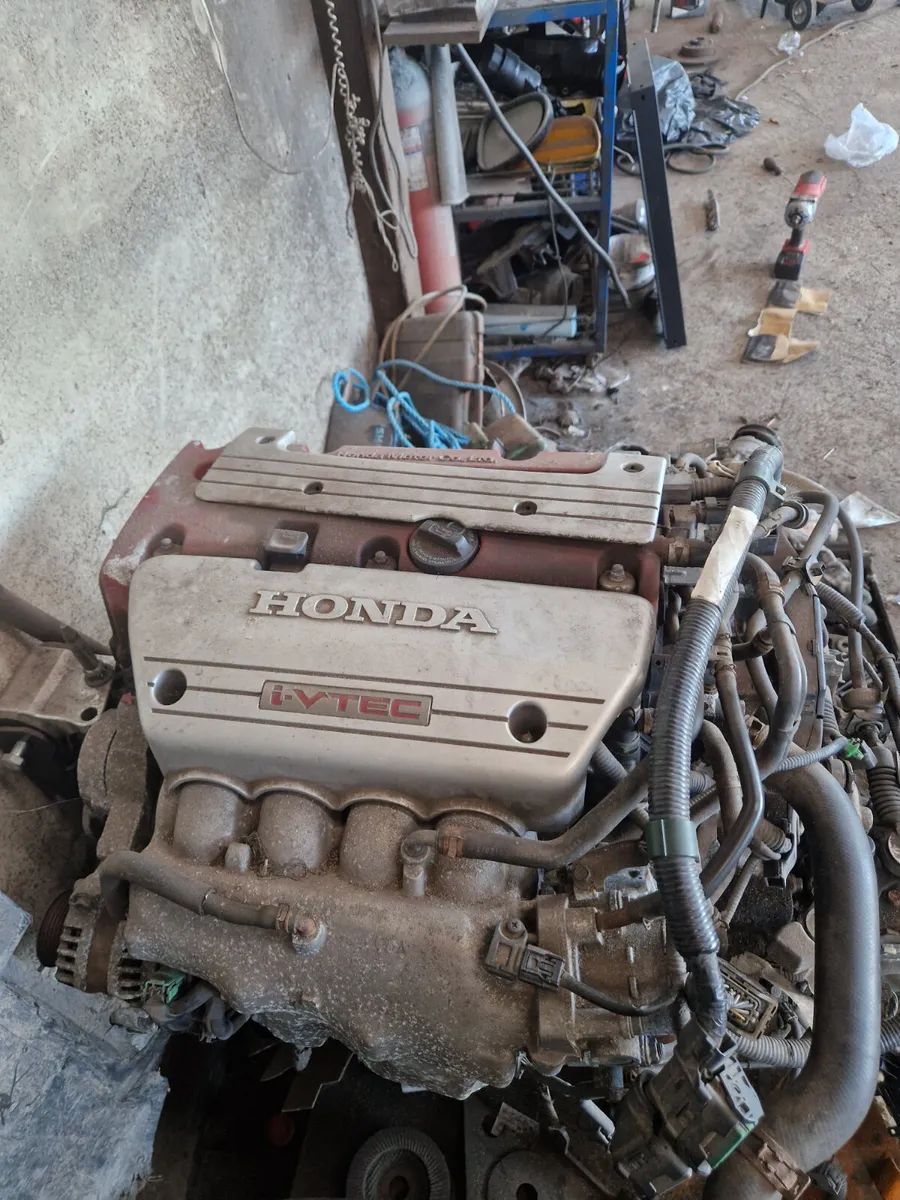2.0 type R engine and box for sale - Image 1