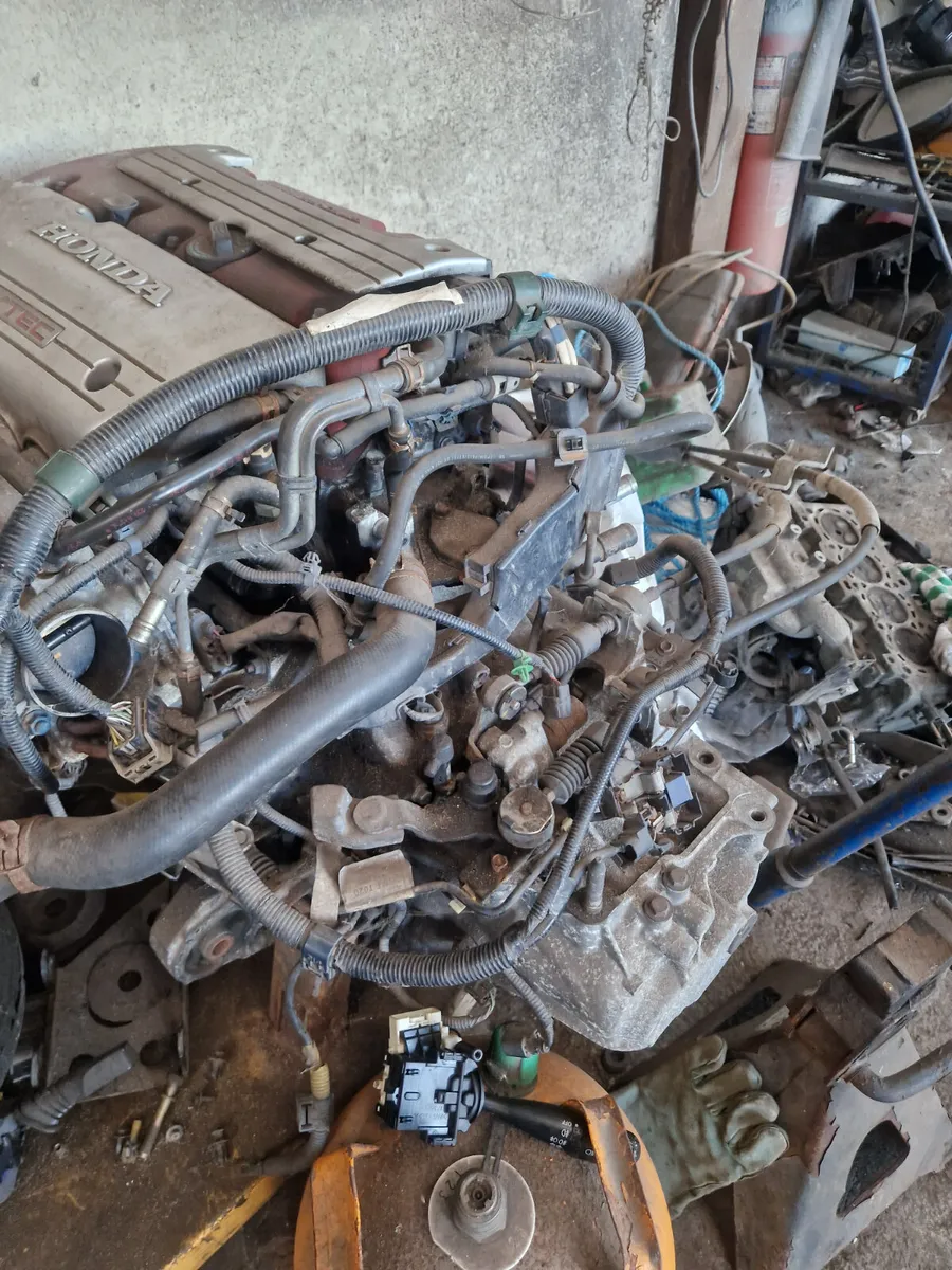2.0 type R engine and box for sale - Image 2